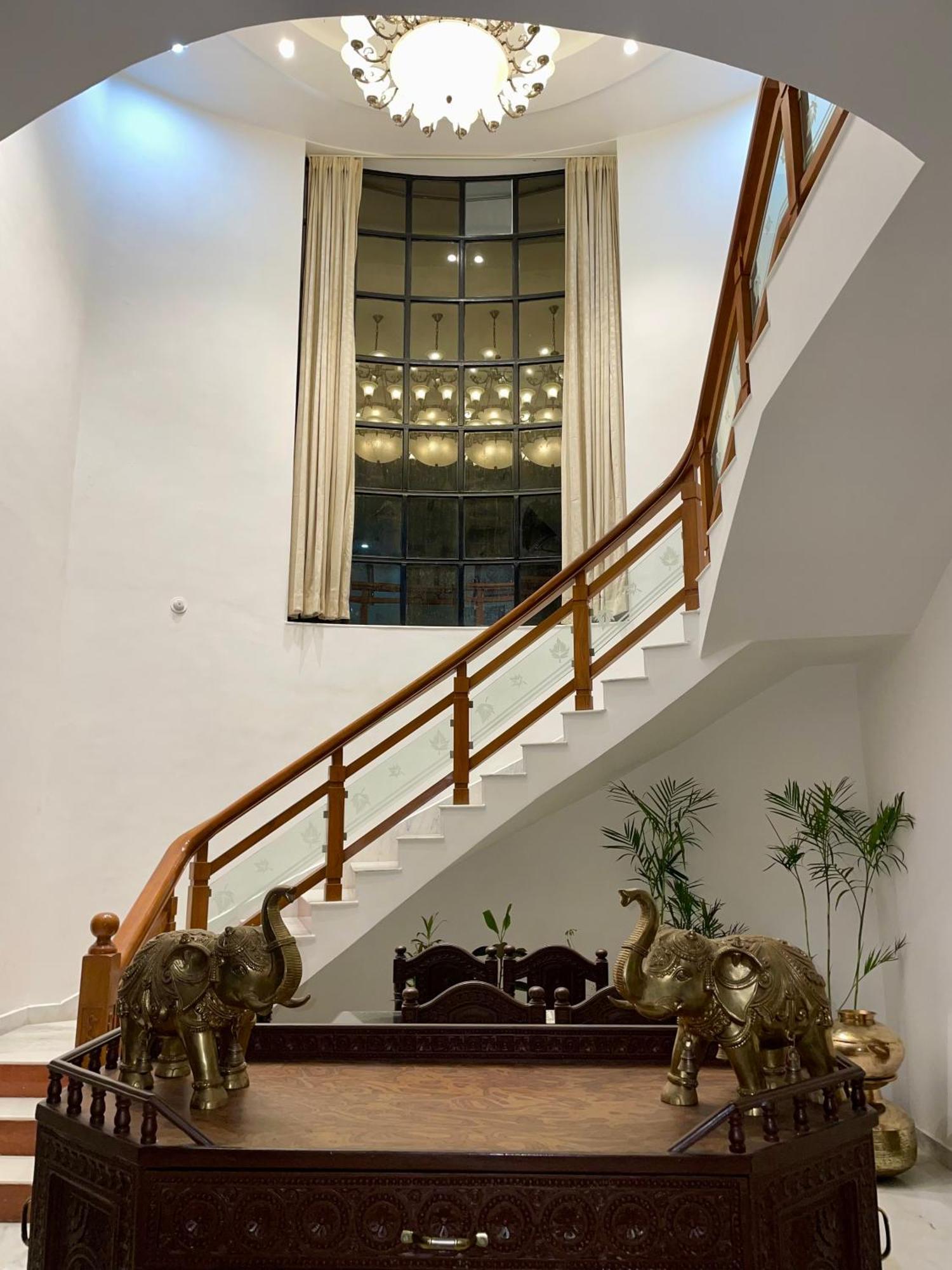 Karni Nivvas - Luxury Redefined Villa Udaipur Eksteriør billede