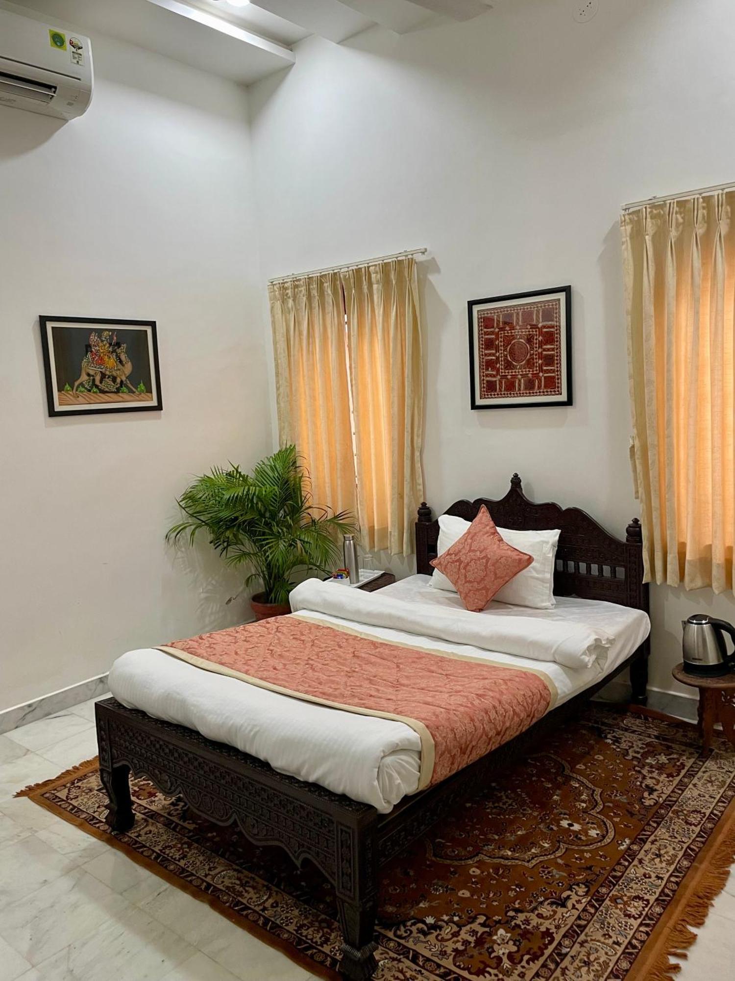 Karni Nivvas - Luxury Redefined Villa Udaipur Eksteriør billede